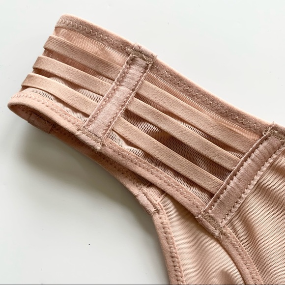 🌸New🌸 Small Victoria’s Secret Cheekini Panty NWT - Picture 4 of 8